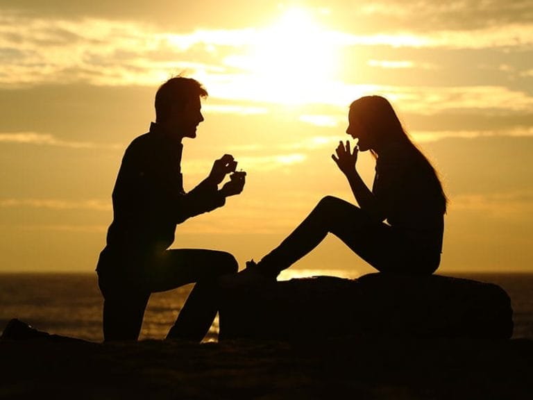 10 Unforgettable Marriage Proposal Ideas for the Hopeless Romantic